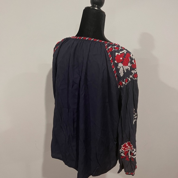 Embroidered loose linen tops!💙 - Picture 2 of 6